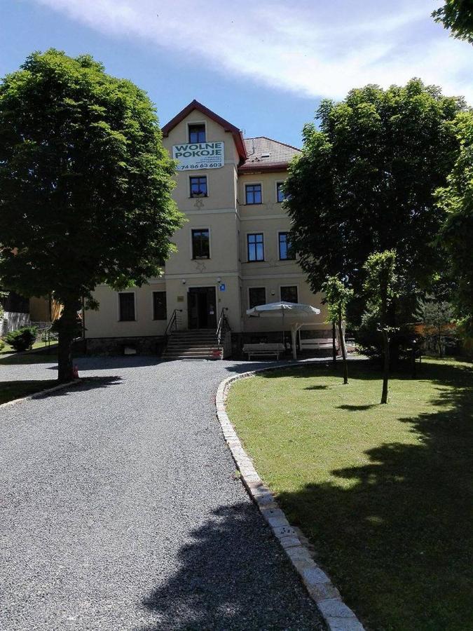 Willa Pod Gwiazdami & Spa Kudowa-Zdrój Exterior foto