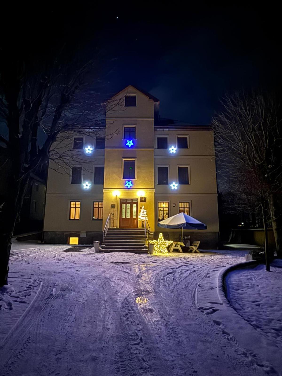 Willa Pod Gwiazdami & Spa Kudowa-Zdrój Exterior foto