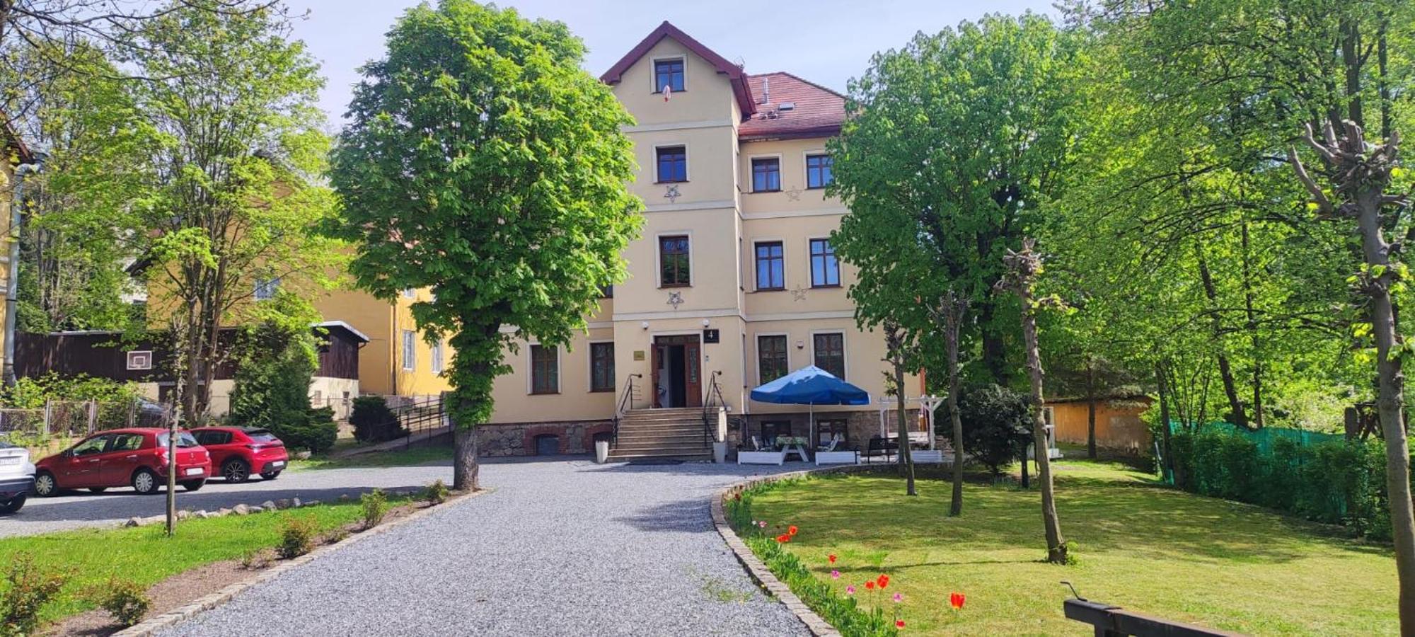 Willa Pod Gwiazdami & Spa Kudowa-Zdrój Exterior foto